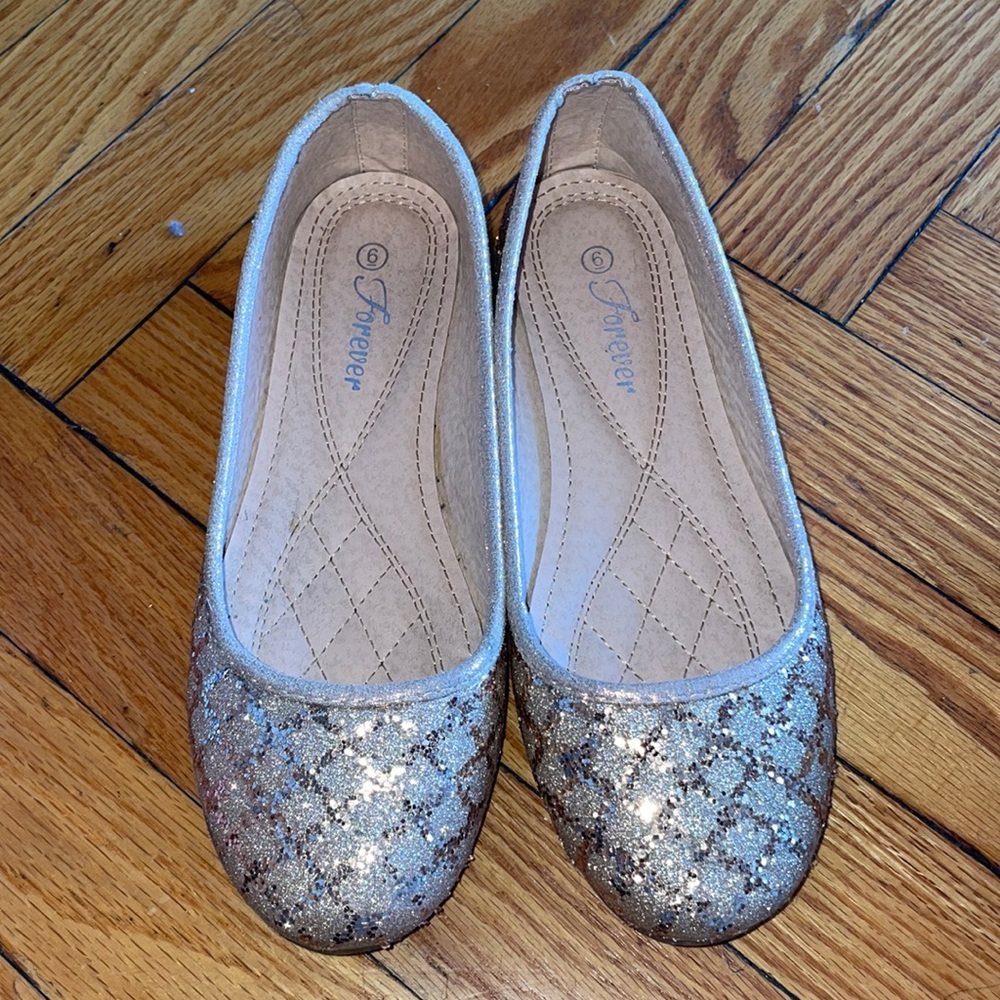Women’s flats